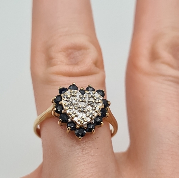 IGC Jewelry 14K Solid Yellow Gold Heart Shaped Ring US Size 7.5 - Picture 9 of 12